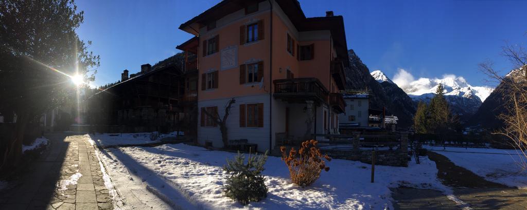 Tre Alberi Liberi Bed & Breakfast Аланя Валсесия Екстериор снимка